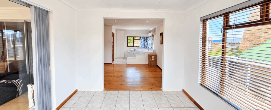 7 Bedroom Property for Sale in Kleinbaai Western Cape